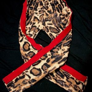 Little Girls Leopard/ Cheetah Print Leggings with Red Strip on Sides.
